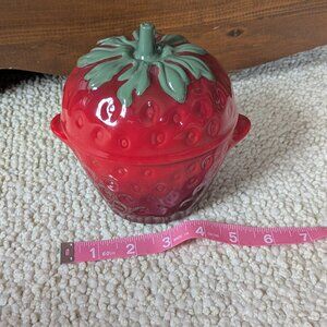 Le Creuset Mini Strawberry Cocotte Casserole New Without Box